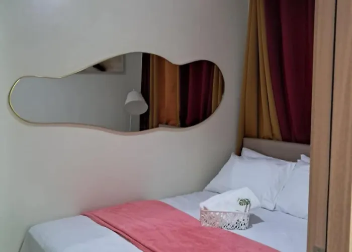 Jm's Crib Aparthotel 4*