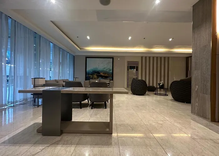 Jm's Crib Aparthotel 4*